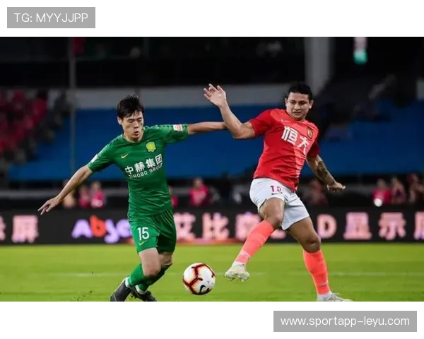 成都蓉城中超新秀群雄崛起：硬核表现惊艳联赛