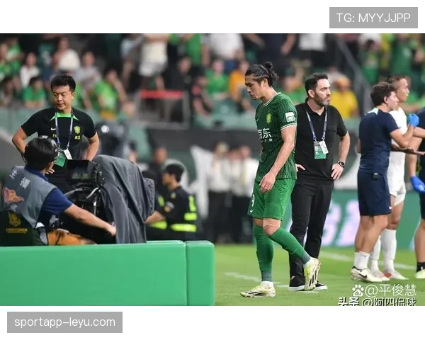 北京国安主场迎战劲敌，紧张激烈对决引发球迷期待状态回暖