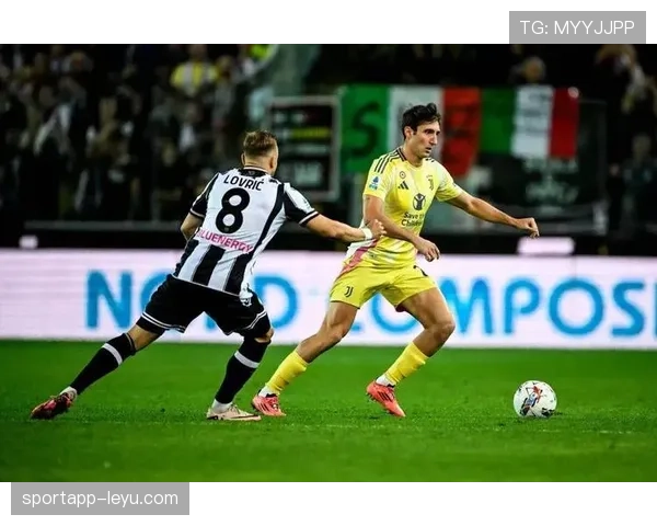 乌迪内斯边路进攻火力全开，强势表现引关注