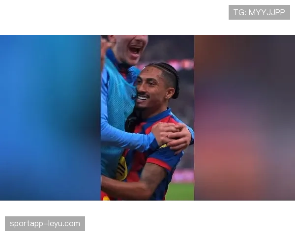 拉菲尼亚精彩任意球助力球队打破僵局,状态备受关注